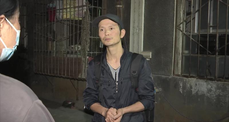 DƬ